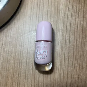 Essence - lak za nokte