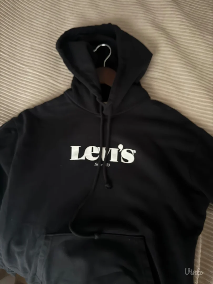 Levo-crni zenski duks