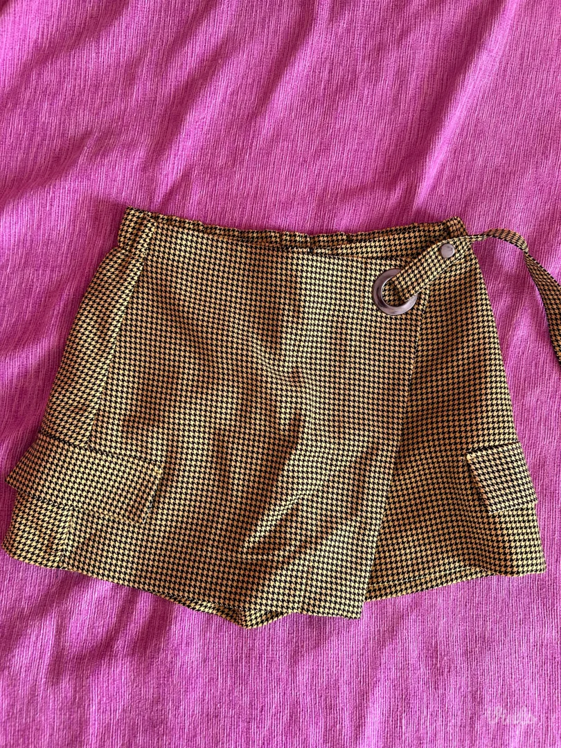 Žuta bershka šorts-suknja