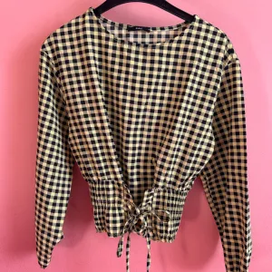 Šarena strukirana bluza