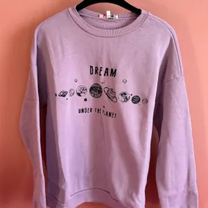 Ljubičasta dukserica