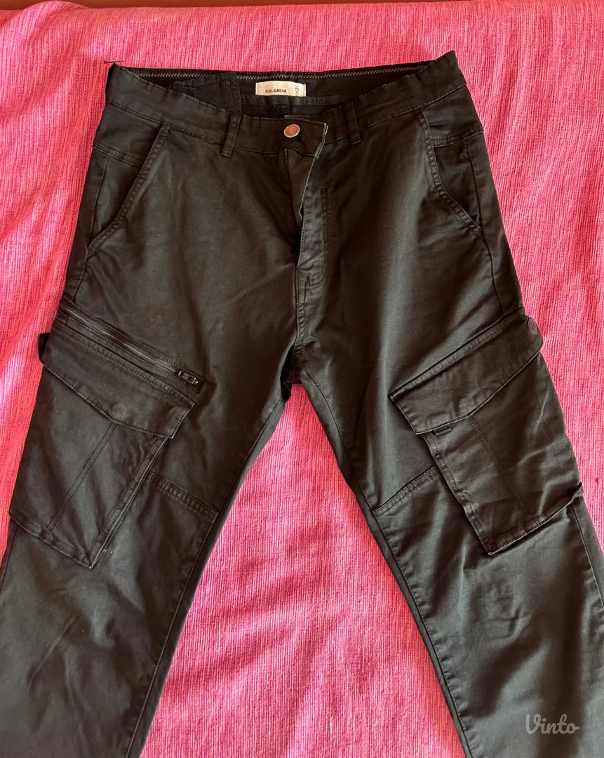 Crne cargo pantalone