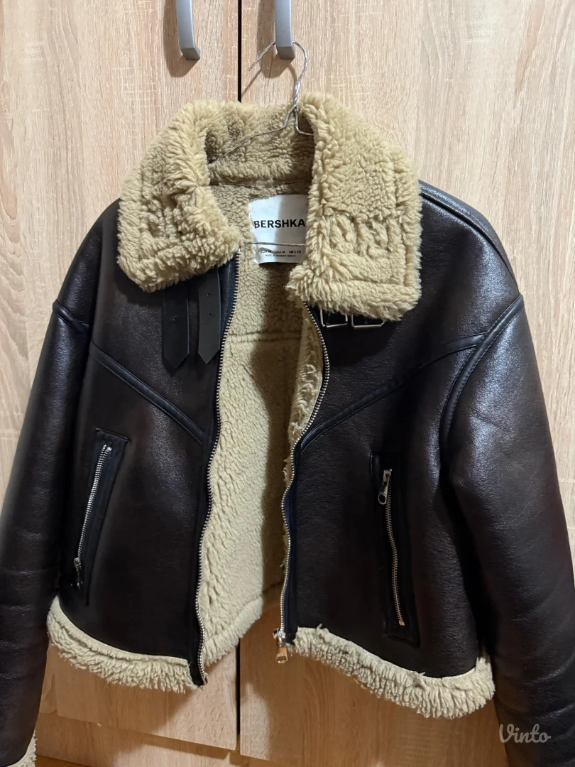 Zimska jaknica bershka