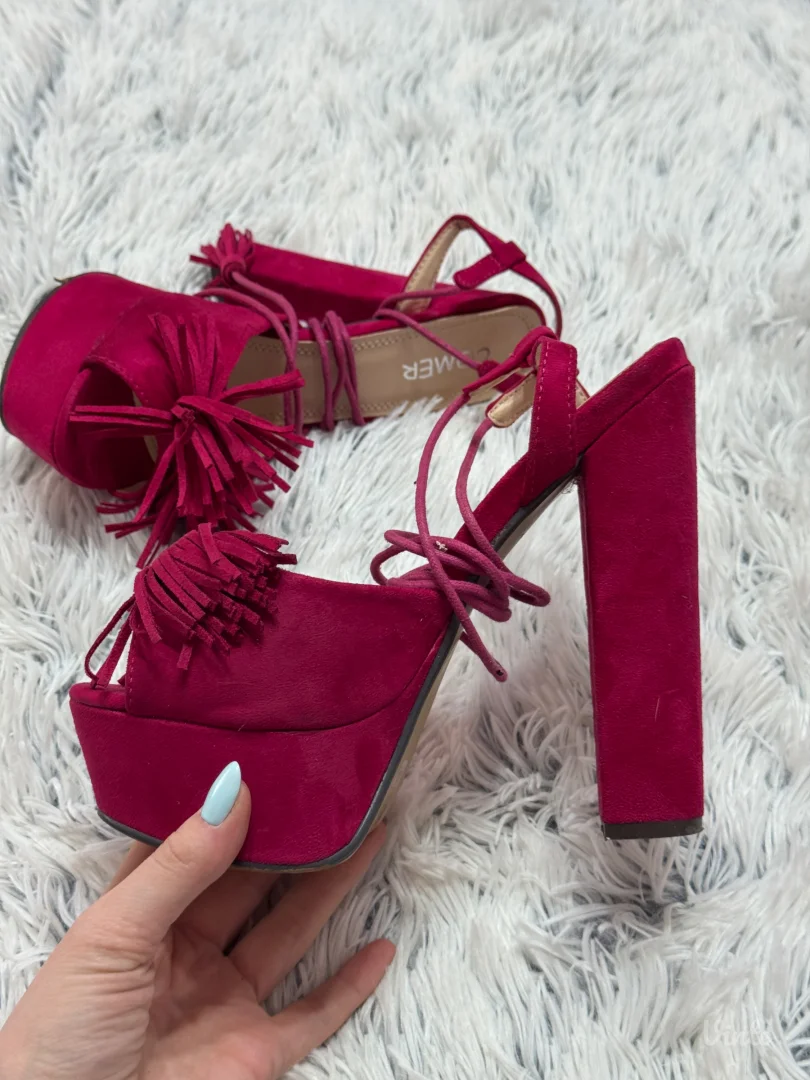 Sandale roze plišane