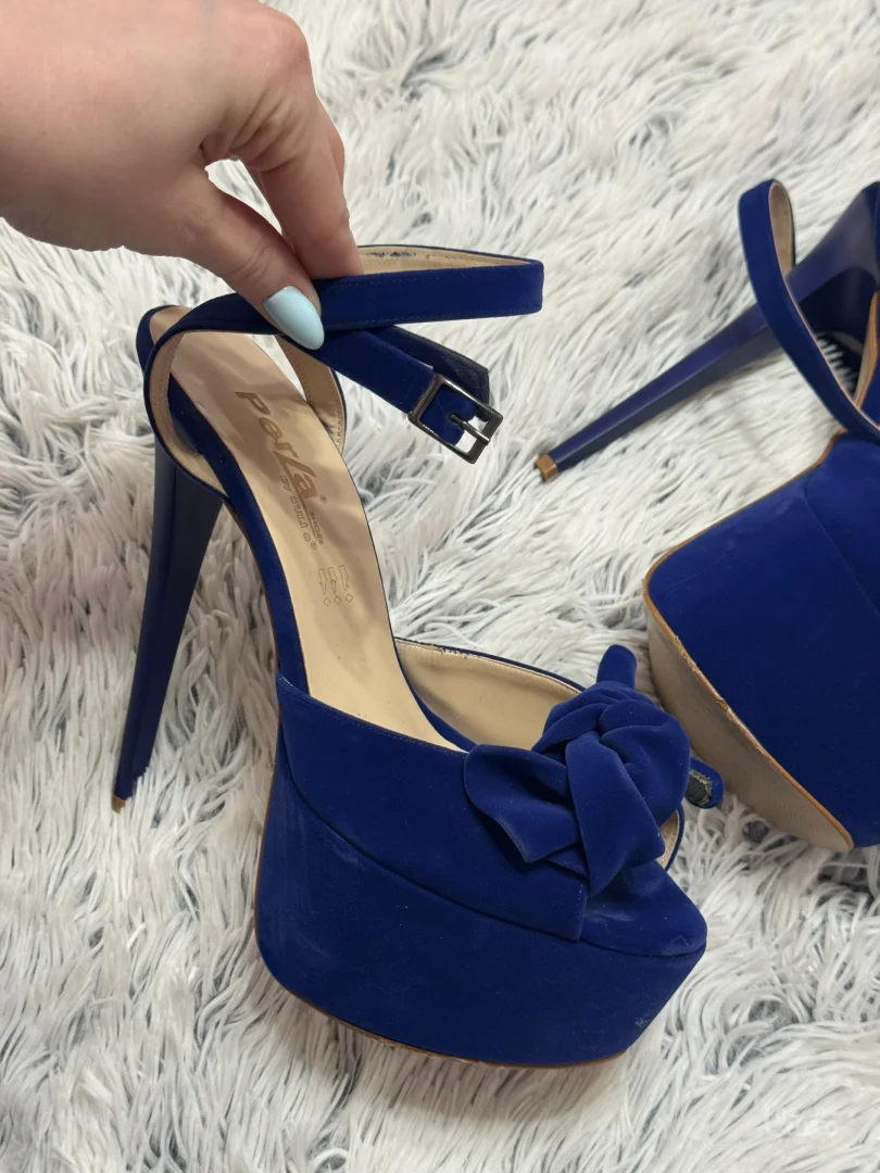 Plave plišane štikle