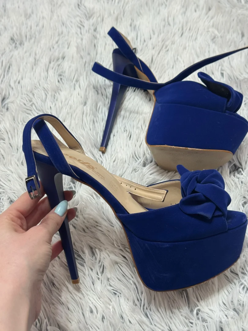 Plave plišane štikle