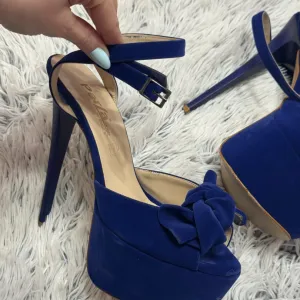 Plave plišane štikle