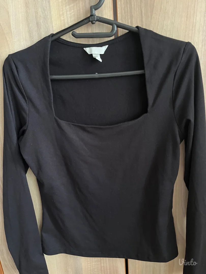 Crni top sa četvrtastim izrezom – H&M