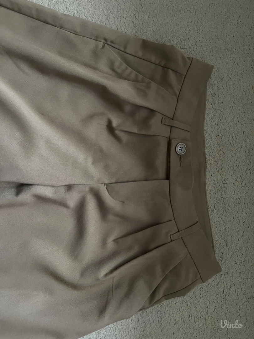 H&M braon pantalone sa niskim strukom