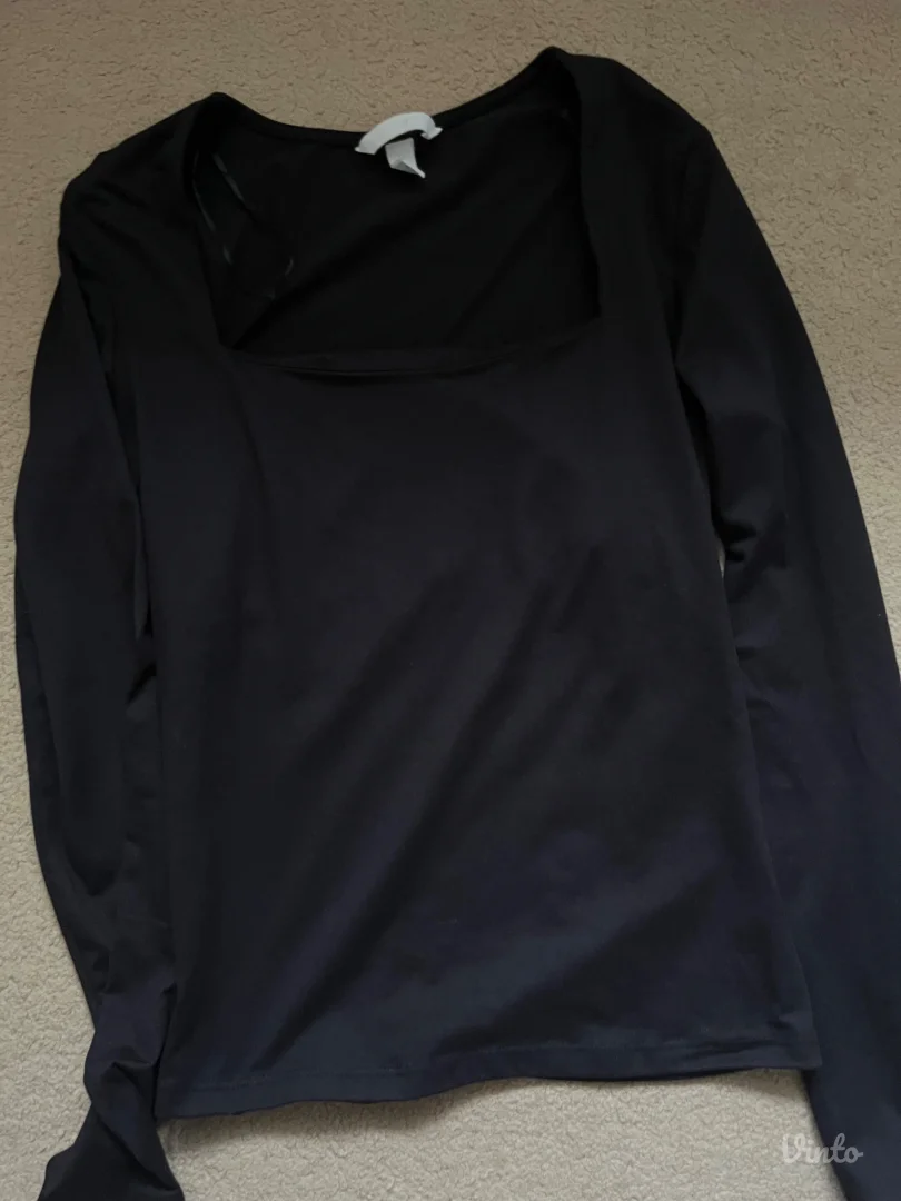 Crni top sa četvrtastim izrezom – H&M