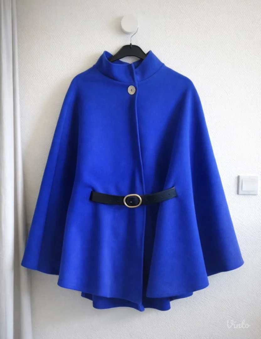 Elegantni kraljevsko plavi ogrtač sa pojasom – chic i moderan stil – univerzalna veličina