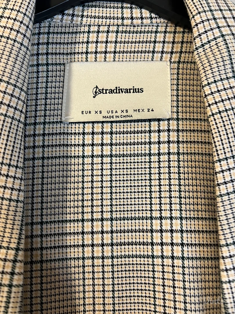 Stradivarius - karirani sako