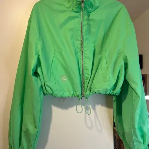 Bershka neon zeleni šuškavac