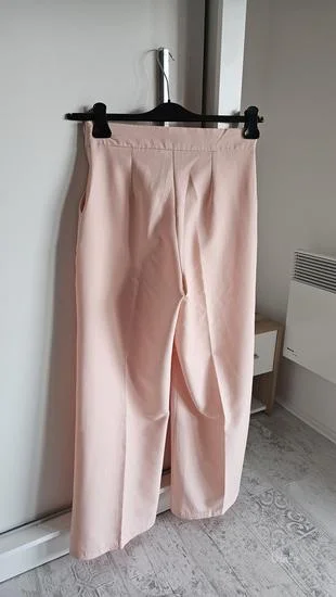 Roze siroke pantalone