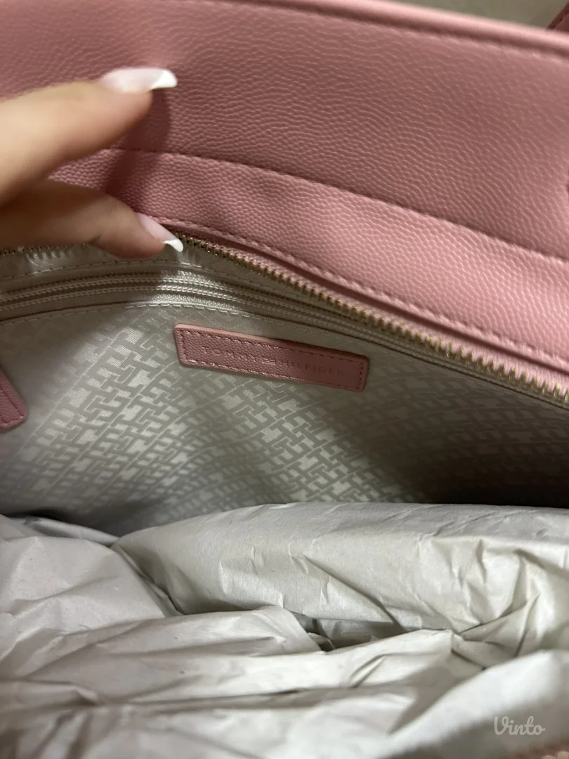 Tommy Hilfiger torba, nova sa etiketom