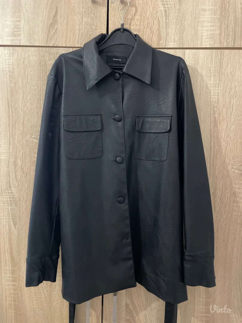 Reserved - crni mantil