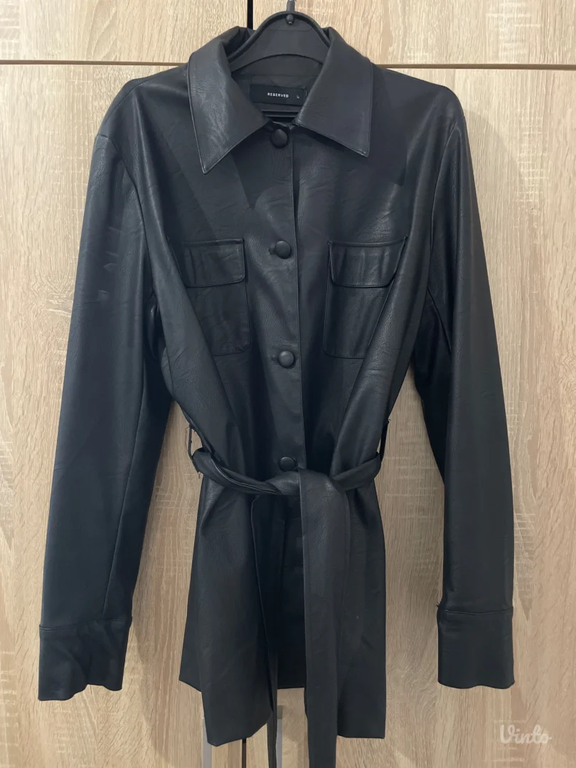 Reserved - crni mantil