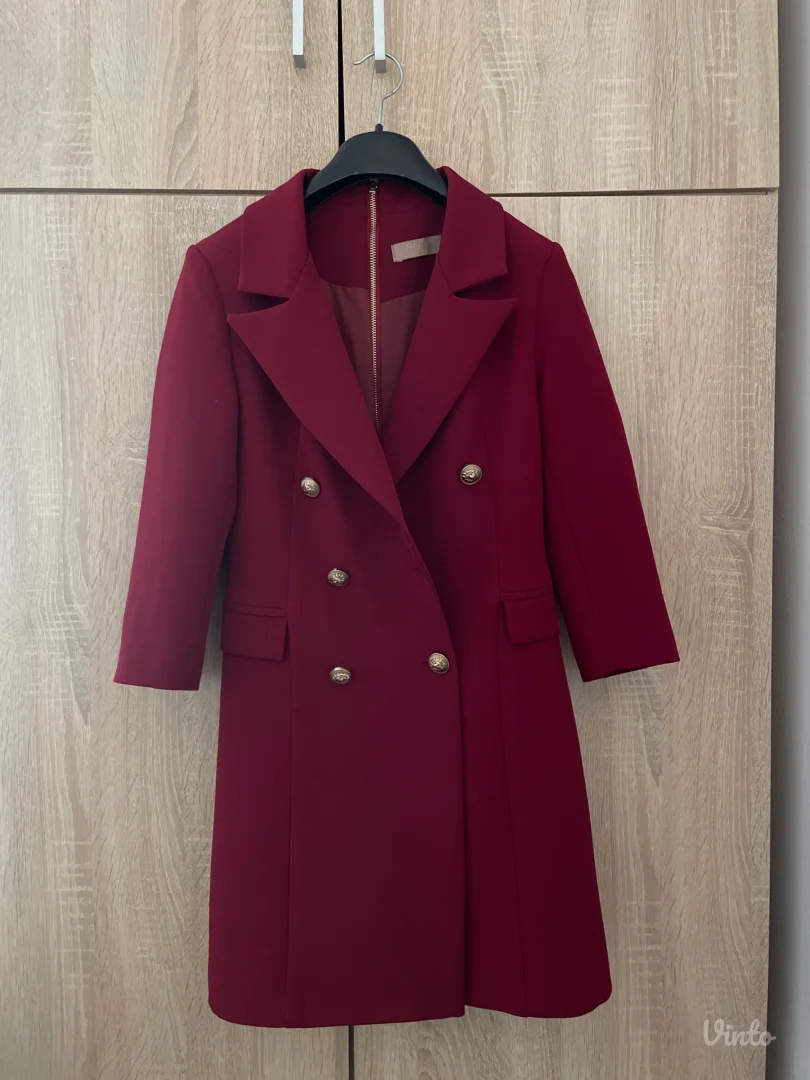 Bordo-crvena sako haljina