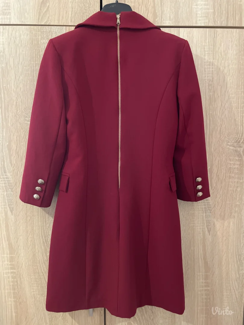 Bordo-crvena sako haljina
