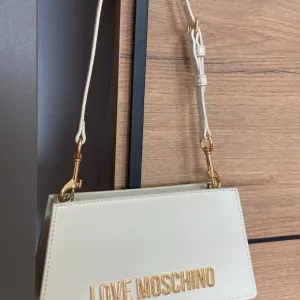 **NOVO** Love Mochino torbica