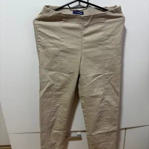 Pantalonice u bez boji