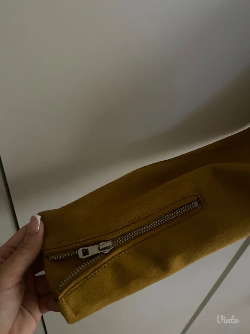 zenska jakna, materijal je spandeks