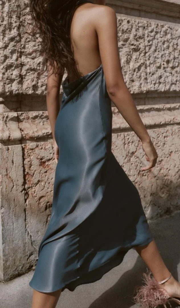 Zara haljina sa otvorenim ledjima - NOVO