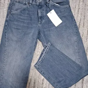 NOVO - Zara farmerke