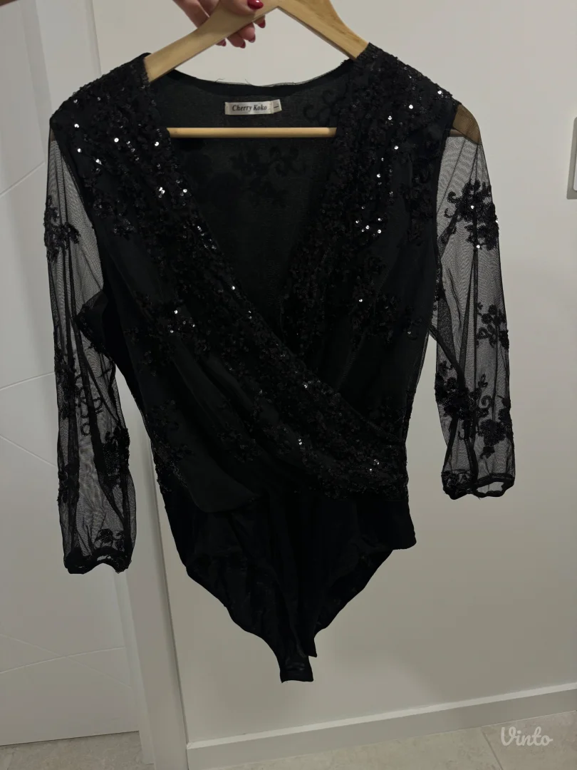 Crni elegantni bodi, L