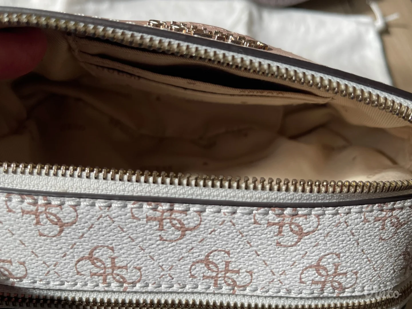 Original GUESS torbica - NOVO -