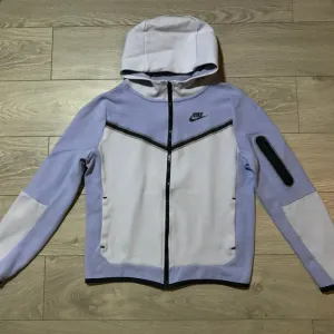 Original NIKE Tech Fleece dečiji vel. L