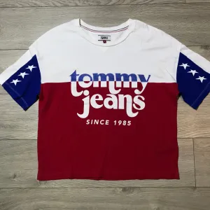 Original TOMMY HILFIGER ženska majica vel. S / M