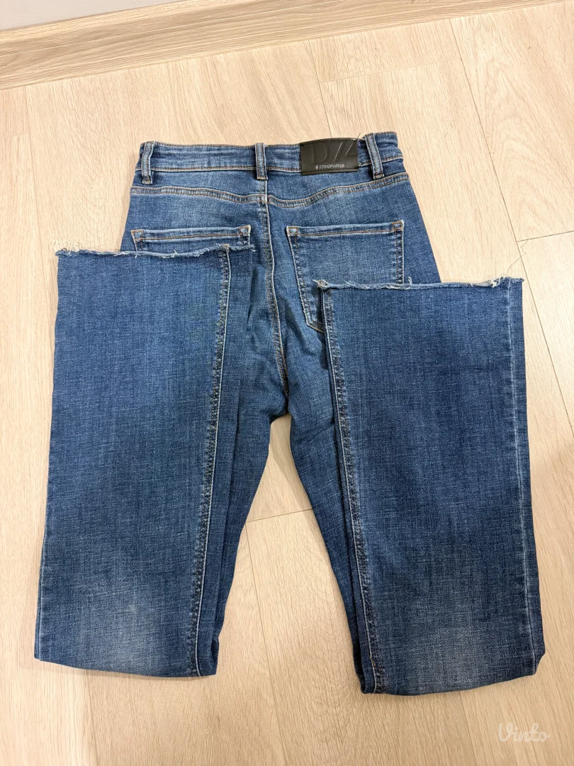 Stradivarius D74 flare farmerke