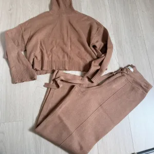 Stradivarius komplet trikotaza