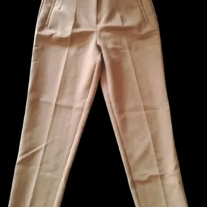 Zara model pantalona