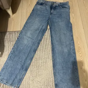 Zara - zenske farmerke