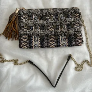 Tašnica sa detaljima u zlatnoj boji by PS Fashion