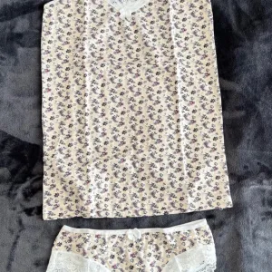 Komplet donjeg veša - novo