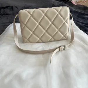 Torba by H&M - nova bez etikete