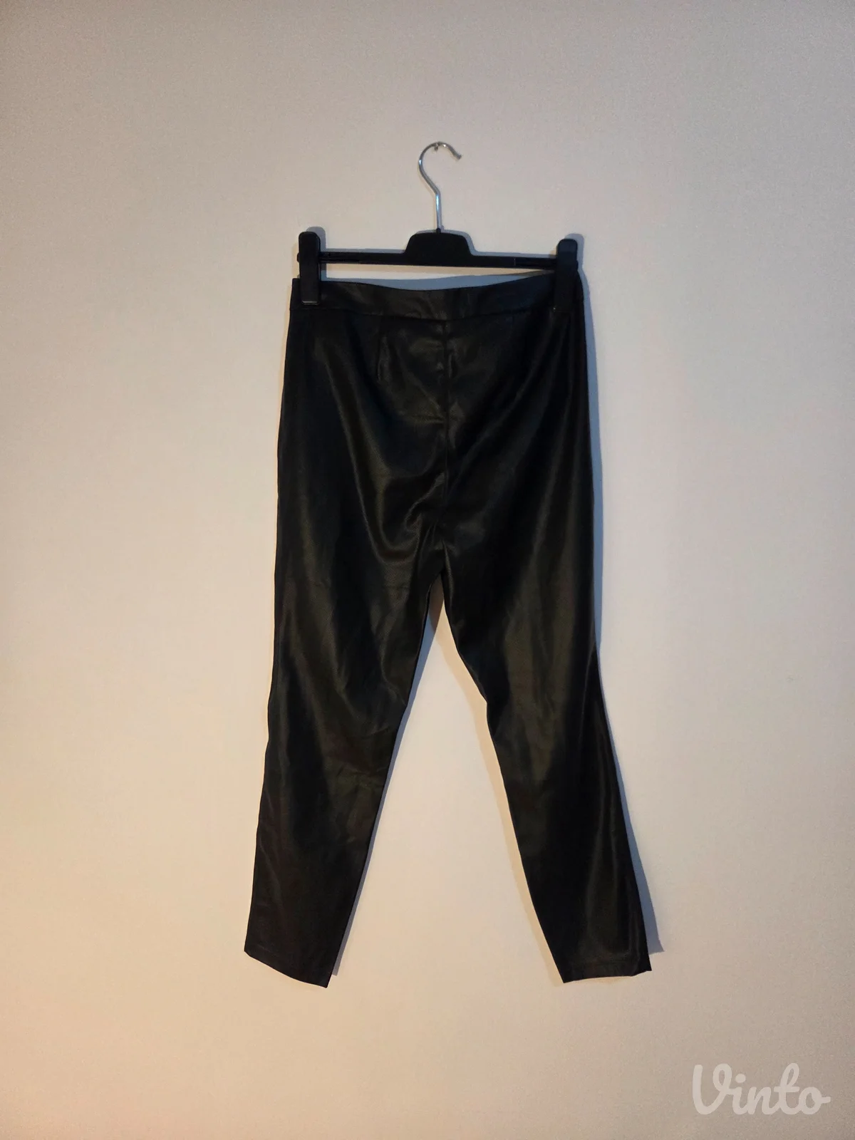 Crne ženske pantalone