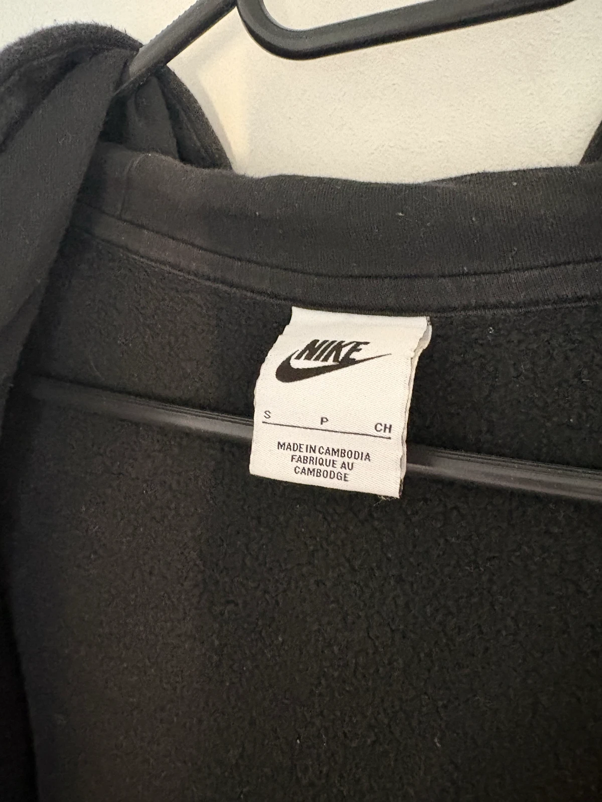 Nike crni duks sa kapuljačom (vel. S)