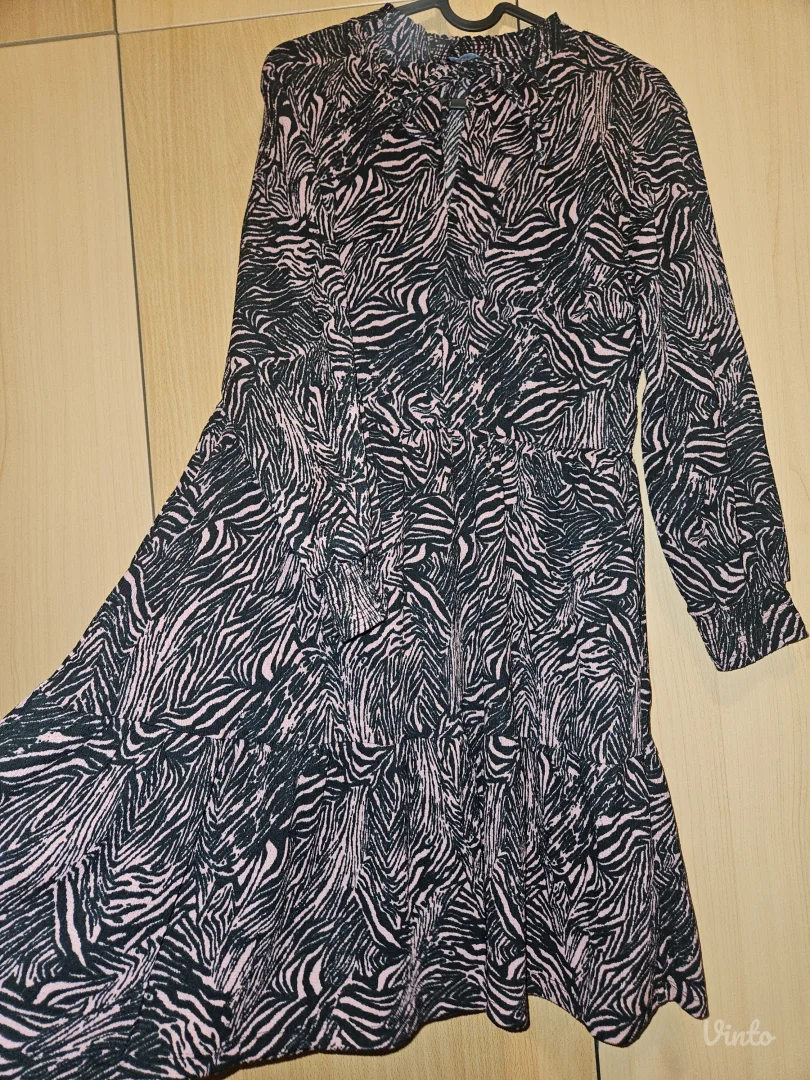 Kratka haljina dugih rukava