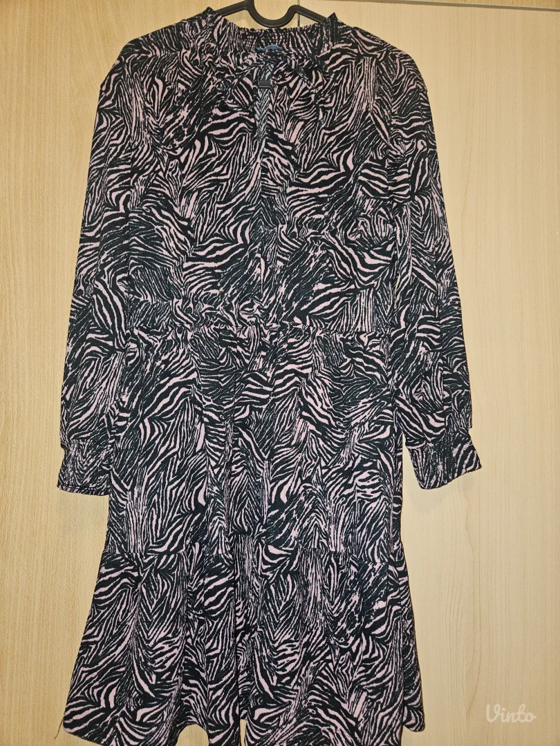 Kratka haljina dugih rukava