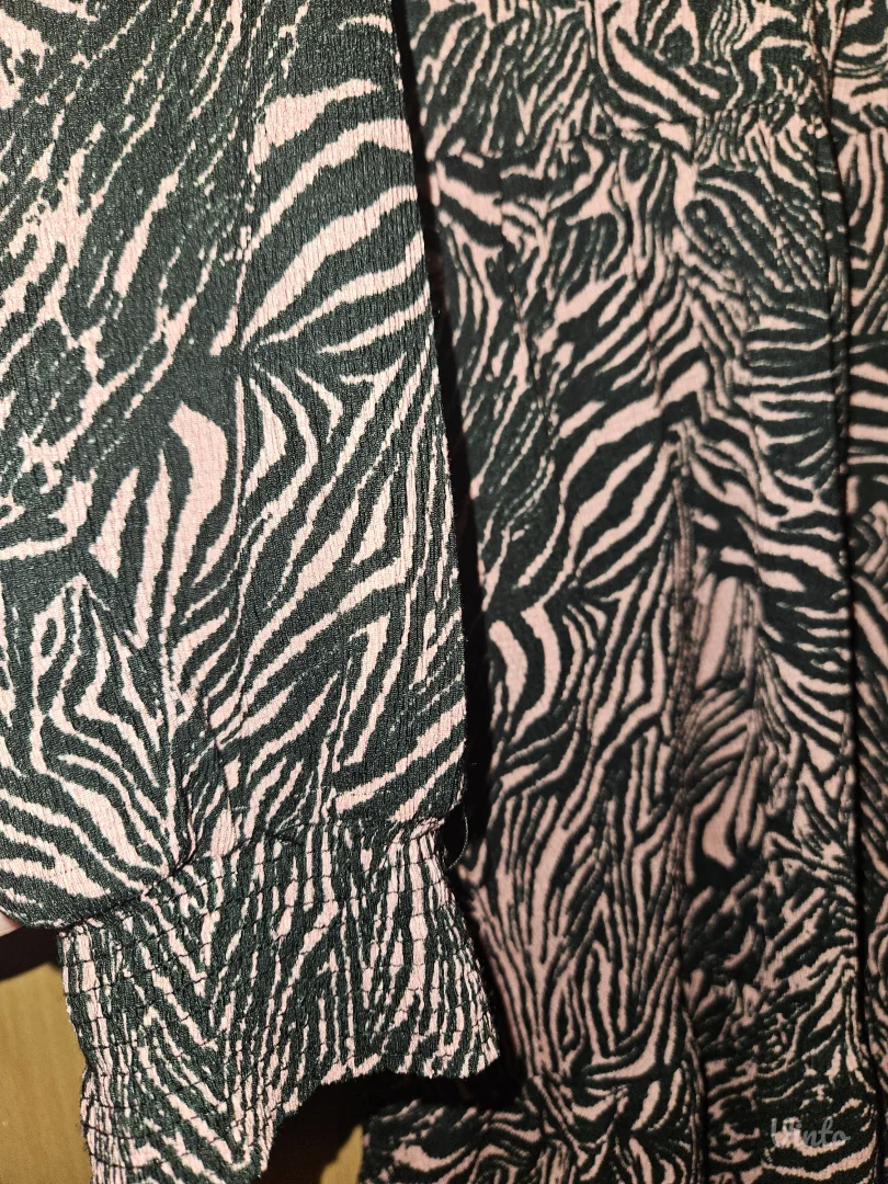 Kratka haljina dugih rukava