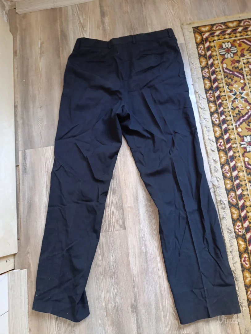 Hugo Boss muske pantalone