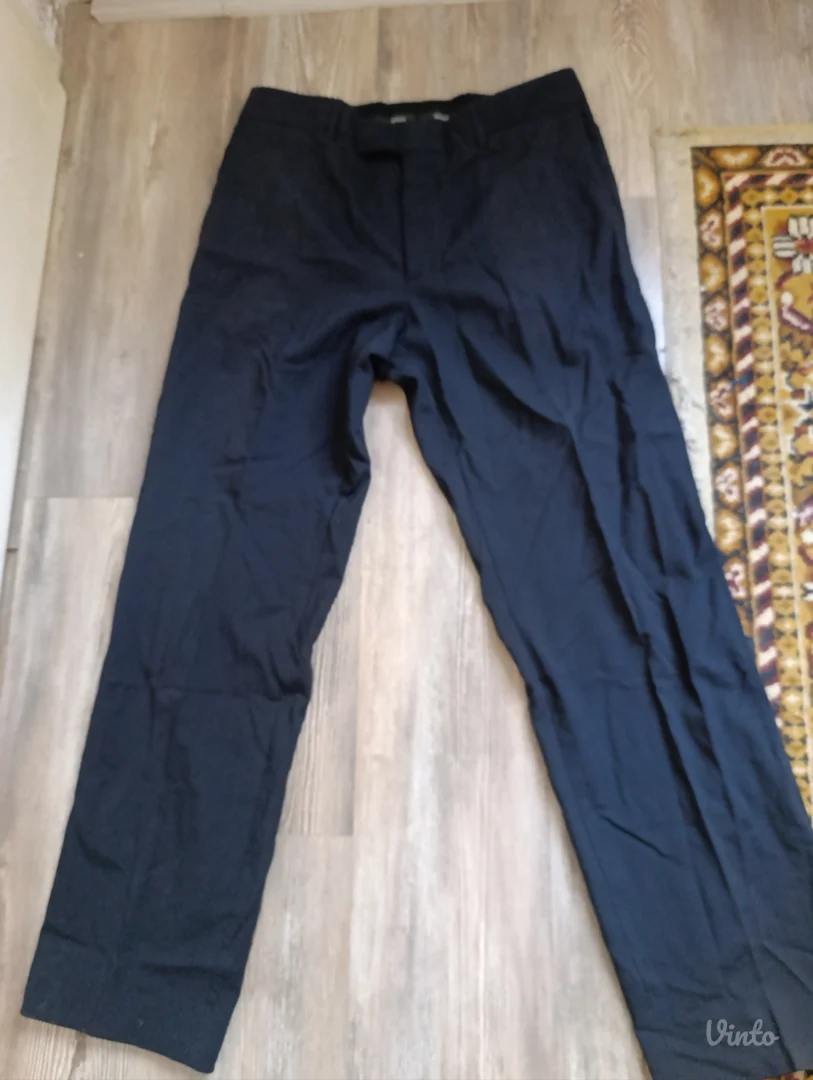 Hugo Boss muske pantalone