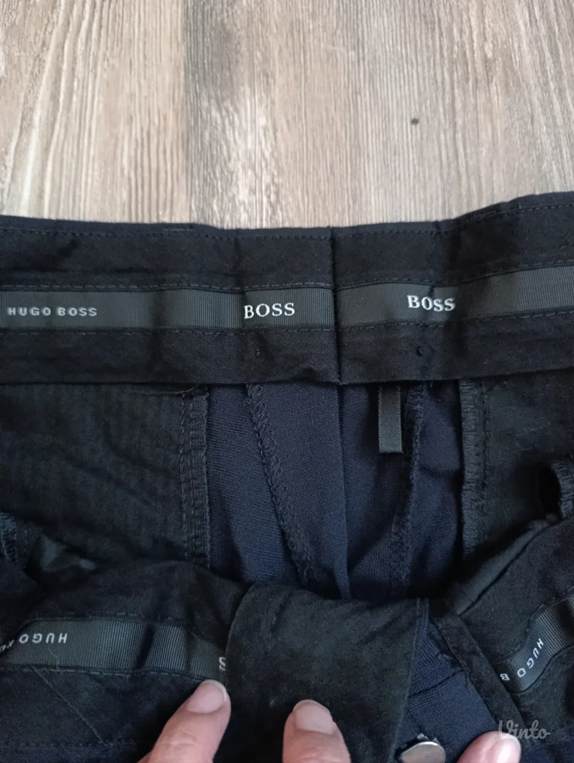 Hugo Boss muske pantalone