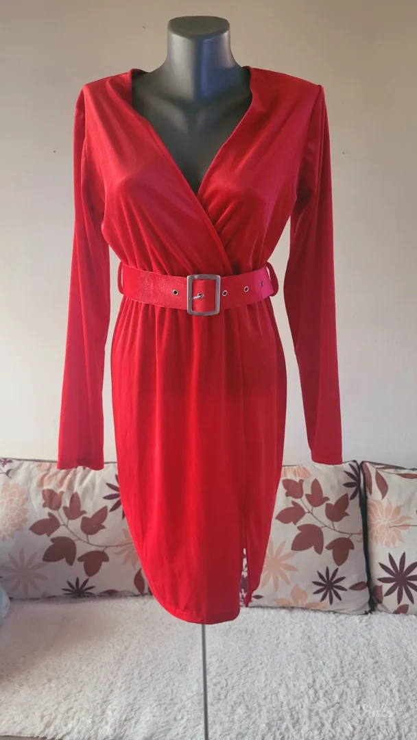 Crvena mini haljina