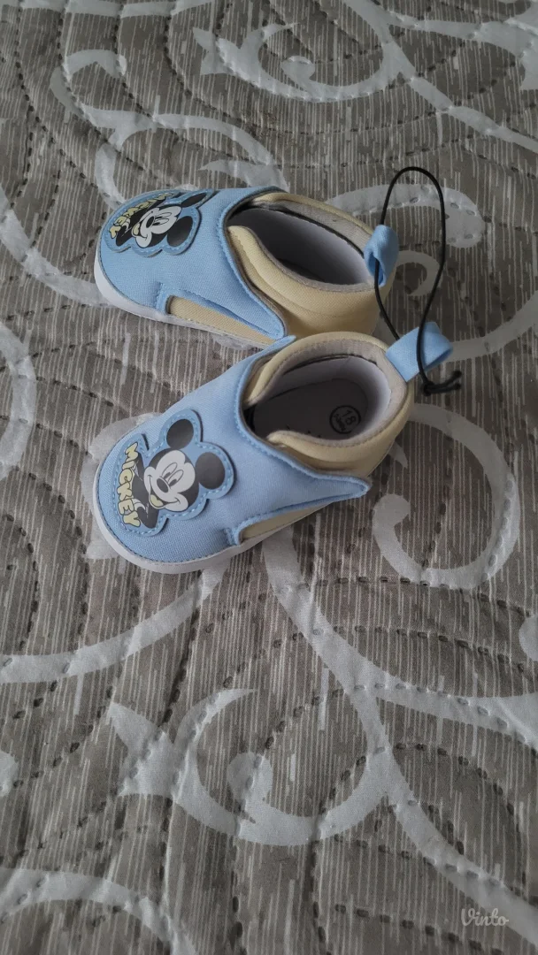 Nehodajuce Disnep patikice