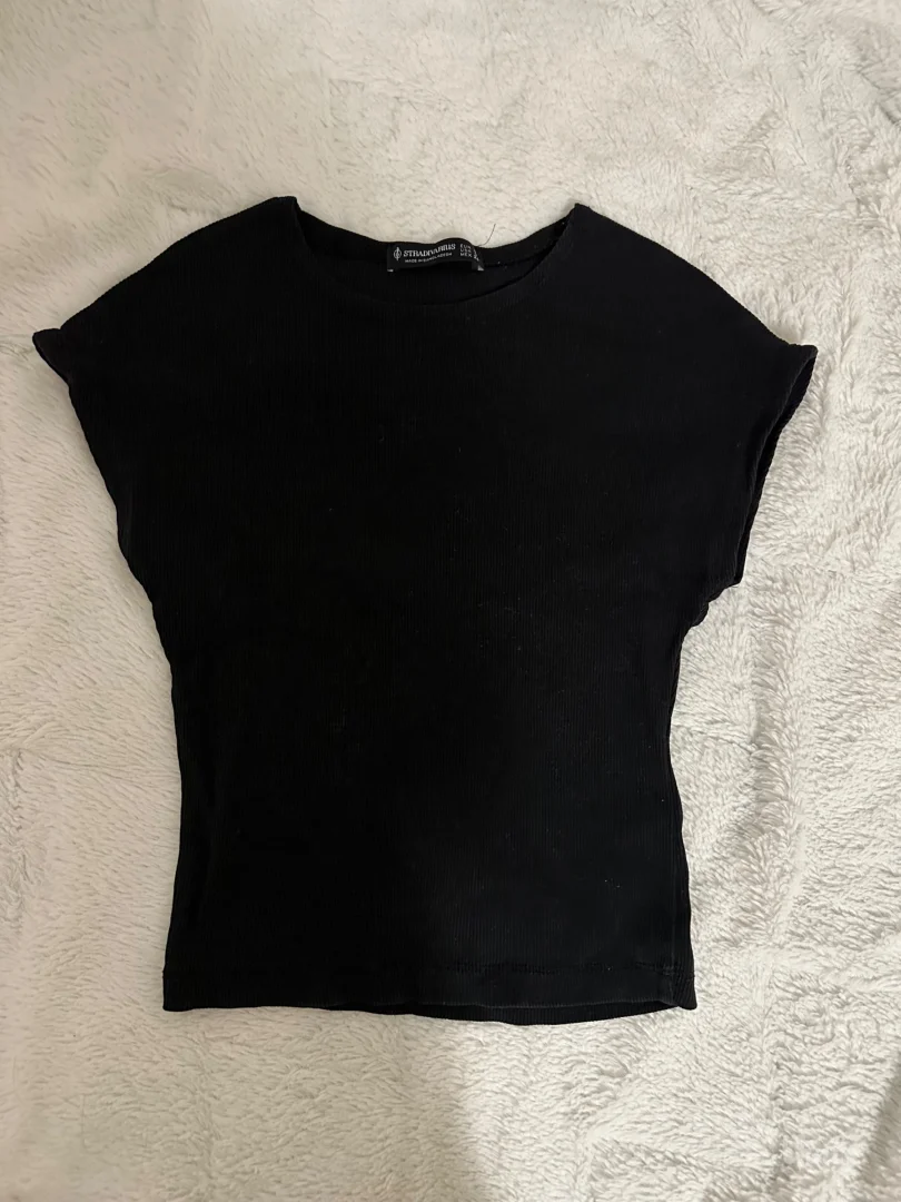 Stradivarius - crna kraca uska majica